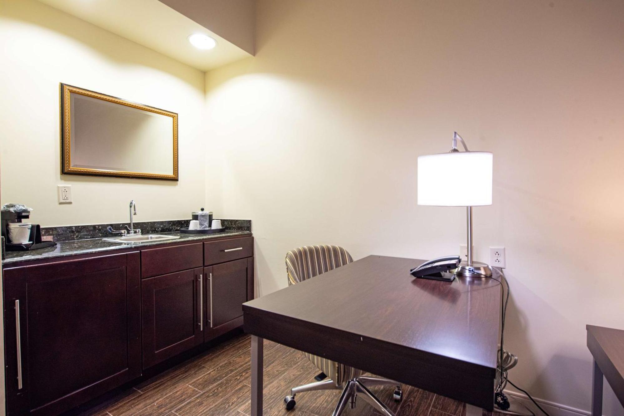 Hampton Inn & Suites By Hilton - Rockville Centre Eksteriør bilde