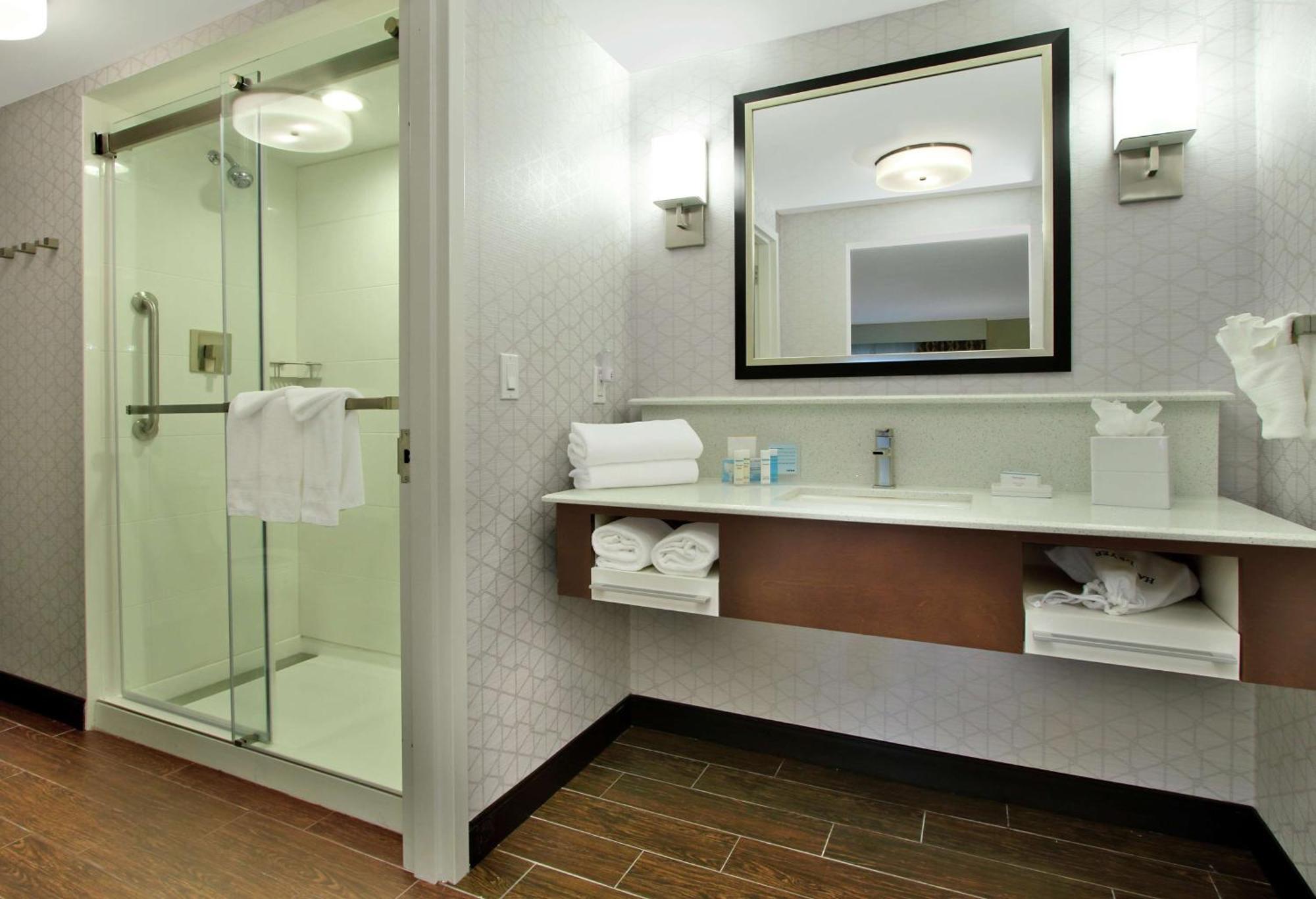 Hampton Inn & Suites By Hilton - Rockville Centre Eksteriør bilde